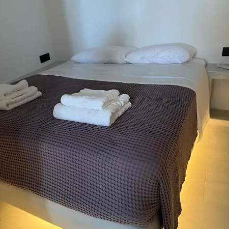Mira House