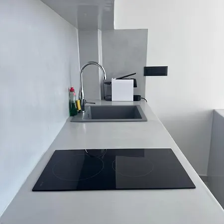 Mira House Chora